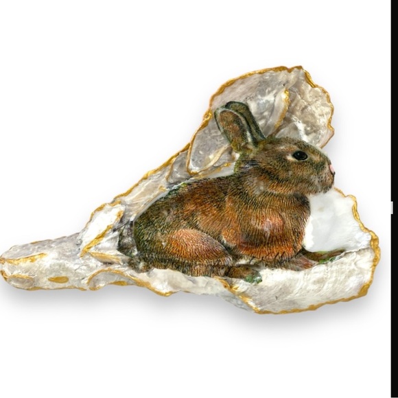 NEW RABBIT CHINOISERIE TOPIARY DECOUPAGE OYSTER SHELL TRINKET, RING or KEY DISH - Picture 1 of 15